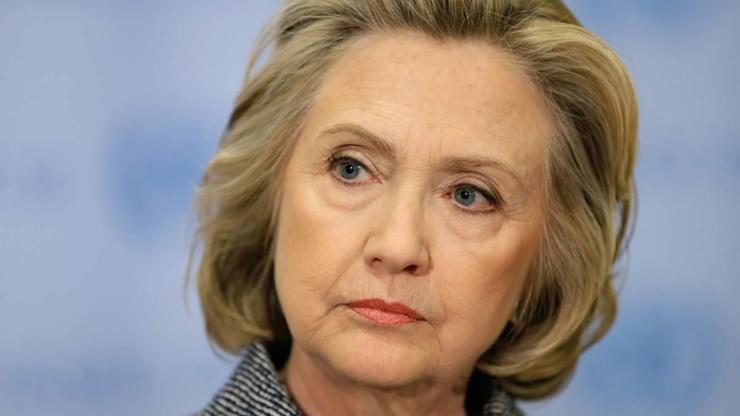 Clinton e-postalarıyla ilgili FBIa yeni soruşturma izni