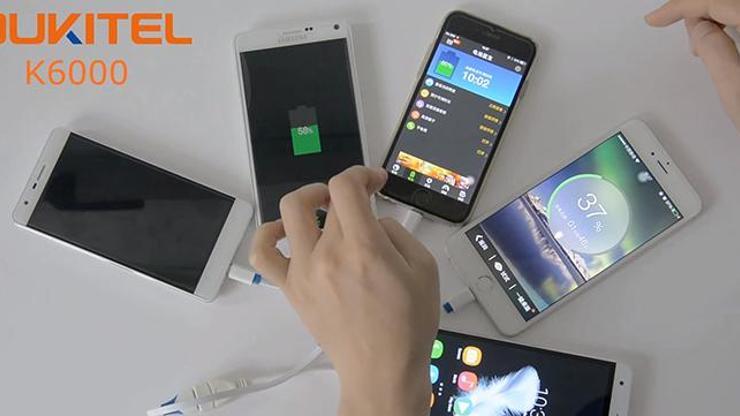 Başka cihazları şarj eden telefon