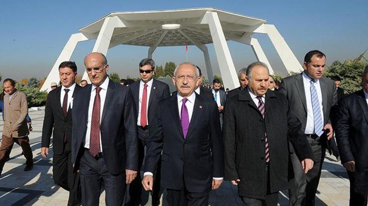 Ecevit kabri başında anıldı