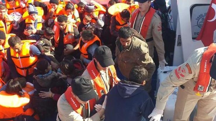 Sığınmacıların lastik botu alabora oldu