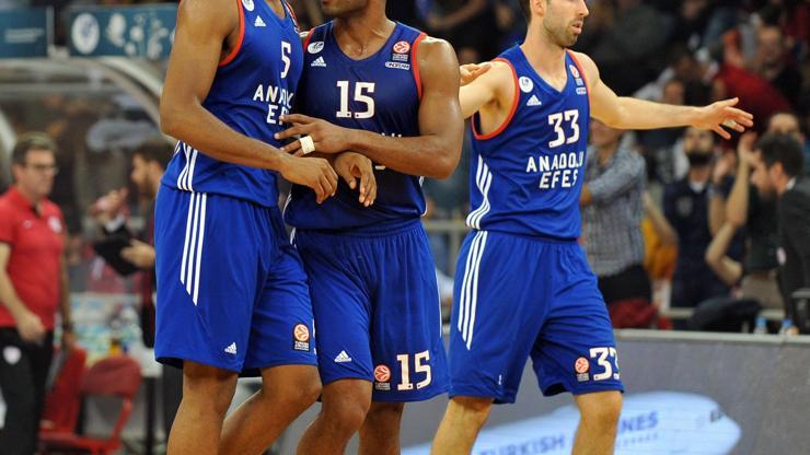Anadolu Efes son anlarda yıkıldı