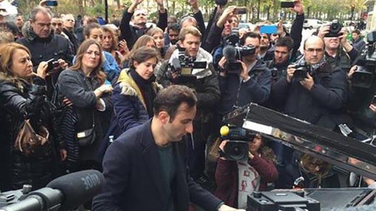 Gezide çalan piyanist Davide Martello Pariste