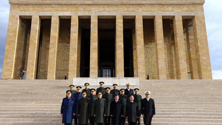 Davutoğlundan gazetecilere ilginç teklif