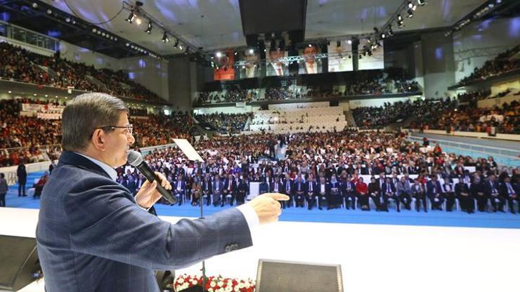 Davutoğlu: Milletle danışarak Anayasayı mutlaka değiştireceğiz