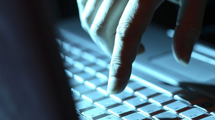Yanlışlıkla porno beğendi, sosyal medya karıştı