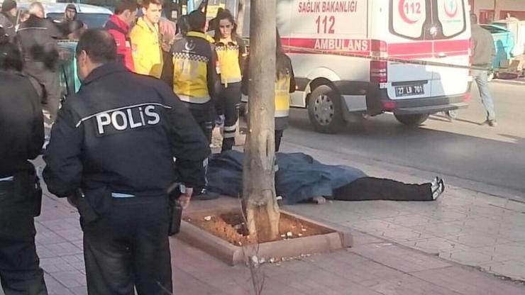 İki kızkardeşini sokak ortasında silahla öldürdü