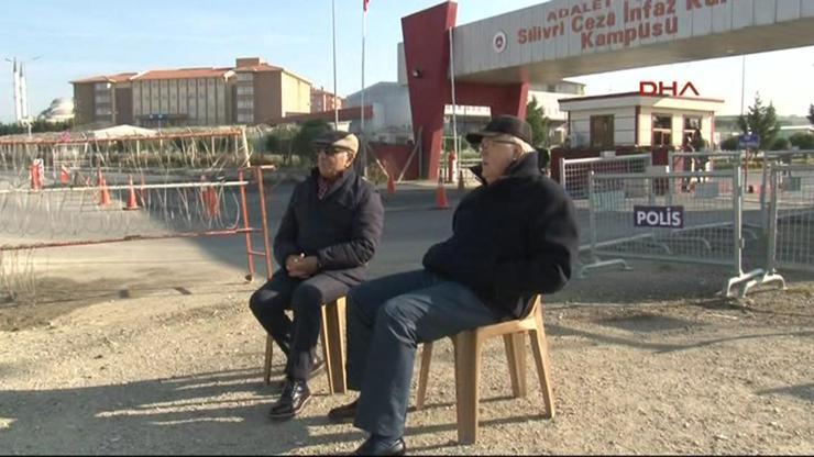 Can Dündar ve Erdem Gül için Umut Nöbeti devam ediyor