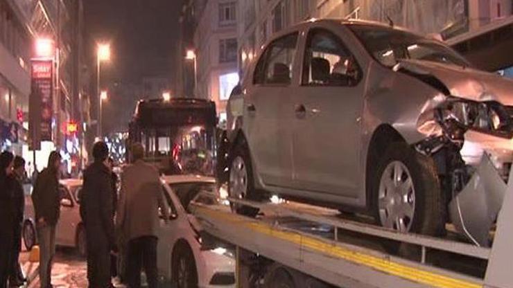 Kadıköyde zincirleme kaza