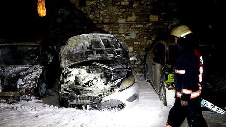 İstanbulda 7 otomobil kundaklandı