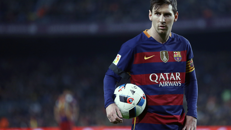 Messi ilk kez ayın oyuncusu seçildi