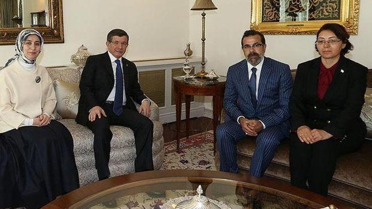 Başbakan Davutoğlu Özgecanın ailesini kabul etti