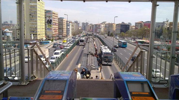 2 milyon TL ile metrobüse bindi