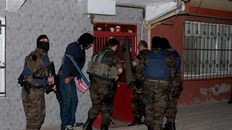 Gazi Mahallesinde operasyon: 13 gözaltı
