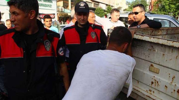 Kız çocuğunu kaçırmaya çalıştığı iddia edilen kişiye linç girişimi