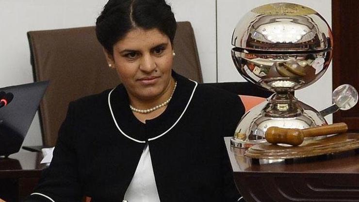 Dilek Öcalan Öcalana Özgürlük kampanyası için Londraya gidiyor