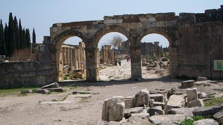 Pamukkalede Kuzey Kapısı inşaatı devam ediyor