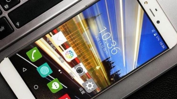 Philips yeni akıllı telefonu ile karşımızda