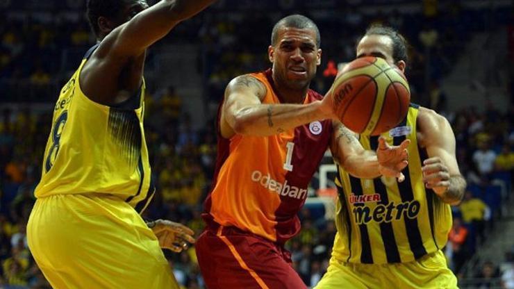 Fenerbahçe seride 1-0 öne geçti