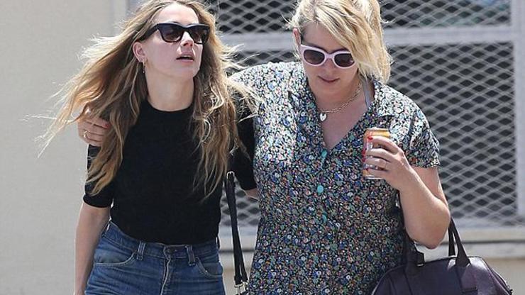 Amber Heard gözyaşlarını tutamadı