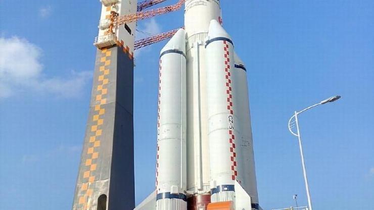 Çin 100 metrelik uzay roketi geliştiriyor
