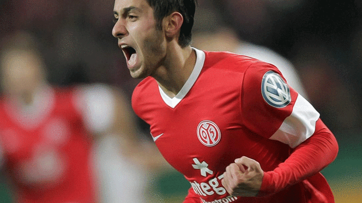 Sneijder giderse Yunus Mallı gelecek