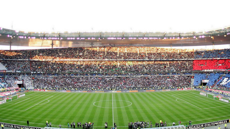 Stade de France yakınında kontrollü patlama
