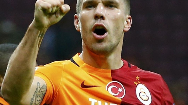 Podolskiden Fenerbahçelileri kızdıran paylaşım