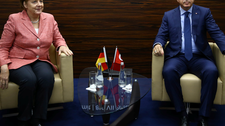 Varşova diyaloğu: Elleriniz soğuk