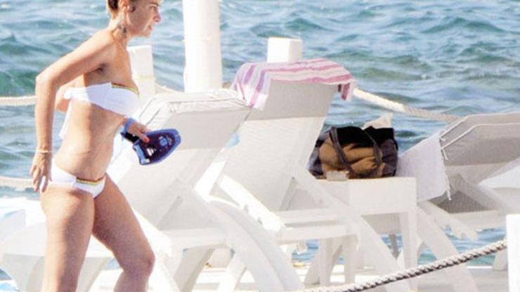 Sıla Bodrumda tatil yapıyor