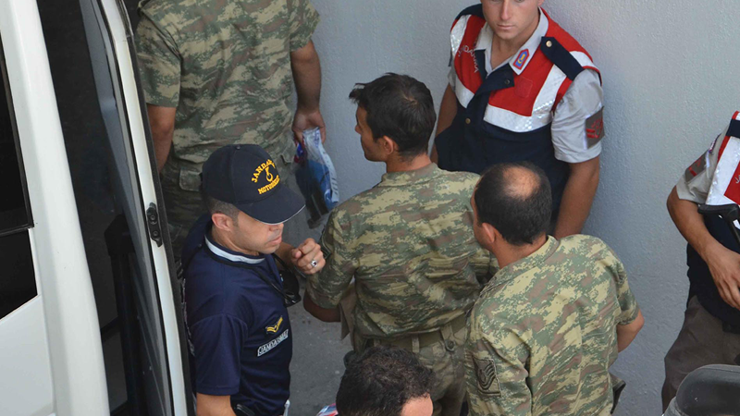Tuğgeneral Özbakır ve 51 rütbeli askeri personel tutuklandı