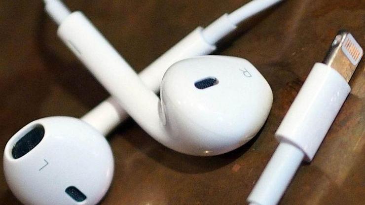 Apple Lightning girişli kulaklık kullanacak
