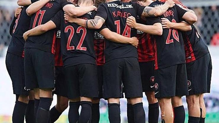 Midtjylland evinde puan kaybetti