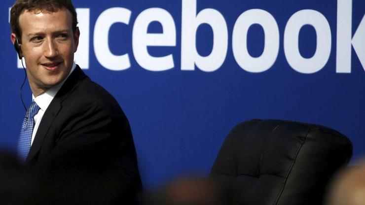 Zuckerberg Facebook hissesi sattı