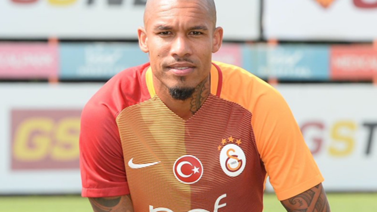 Nigel de Jong gitti diye bayram ettiler
