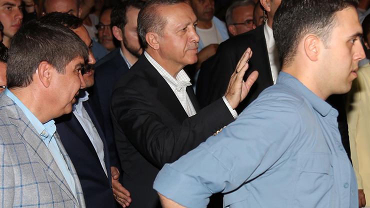 Erdoğan kaza geçiren Albayrak ailesini ziyaret etti