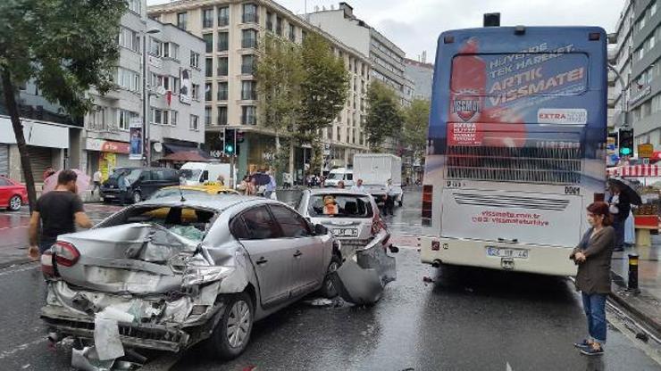 Şişlide halk otobüsü dehşet saçtı: 3 yaralı