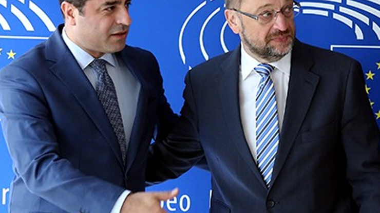 Demirtaştan APye resmi inisiyatif çağrısı
