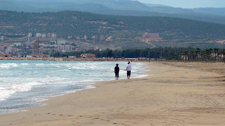 Hem tatil yaptılar hem de soydular