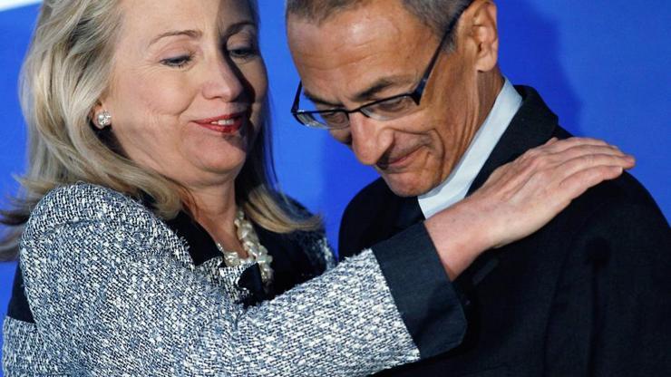 Wikileaks Hillary Clintonı bir kez daha vurdu