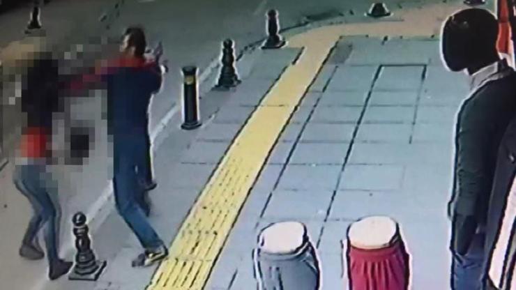 Eski eşini defalarca bıçaklayarak öldürdü, linçten polis kurtardı
