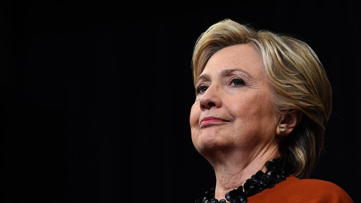 FBI Clintonun e-posta soruşturmasını tekrar açacak