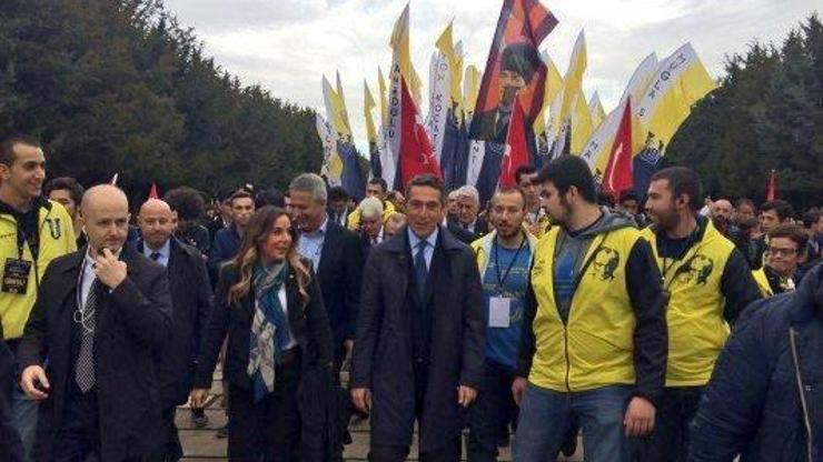 Ali Koç Fenerbahçeli taraftarlarla Anıtkabiri ziyaret etti