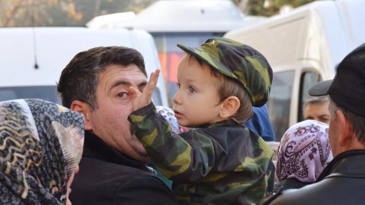 Lice şehidine 3 yaşındaki oğlundan son veda