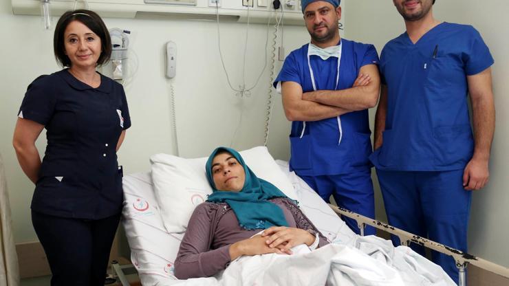 Çalışmayan böbrek göbek deliğinden çıkarıldı