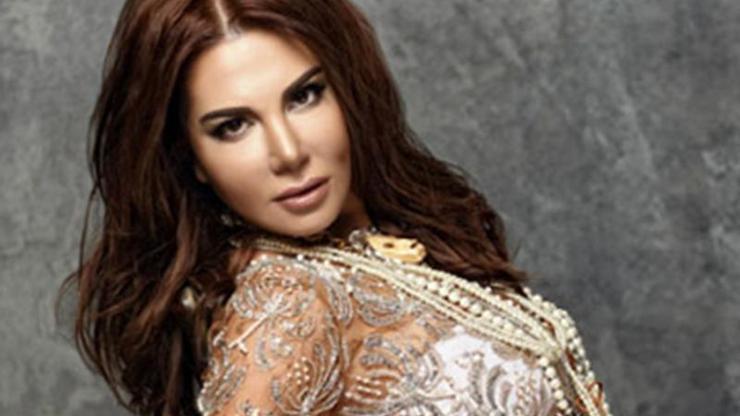 Ebru Yaşar 10 bin dolarını bozdurdu