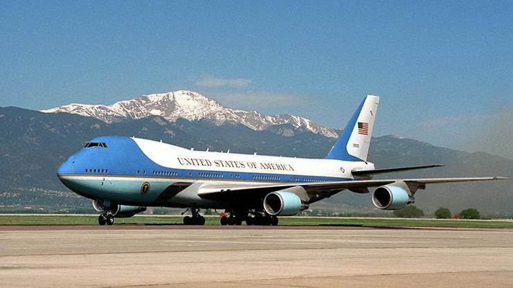 ABDde Air Force One tartışması sürüyor