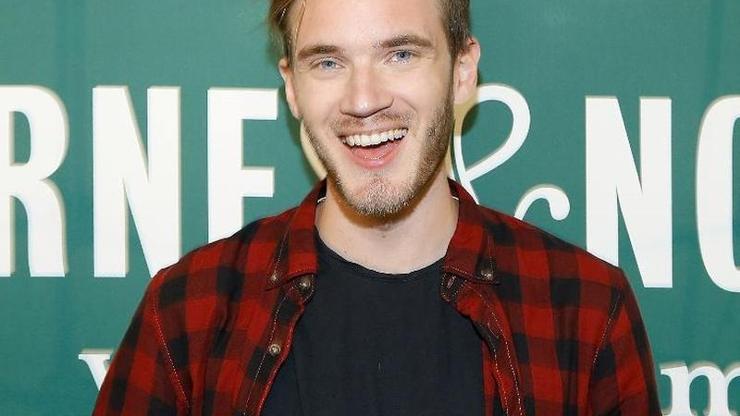 Youtube PewDiePieın 50 milyon abonesini kandırmasını tartışıyor