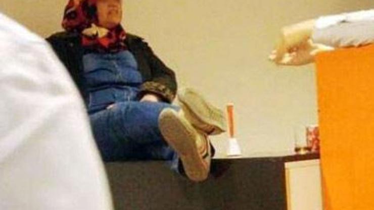 Manisada ilginç eylem: O müdür buraya gelecek