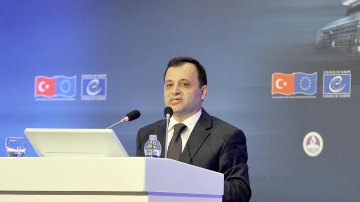 AYM Başkanı Arslan: Terörle mücadele milli bir meseledir