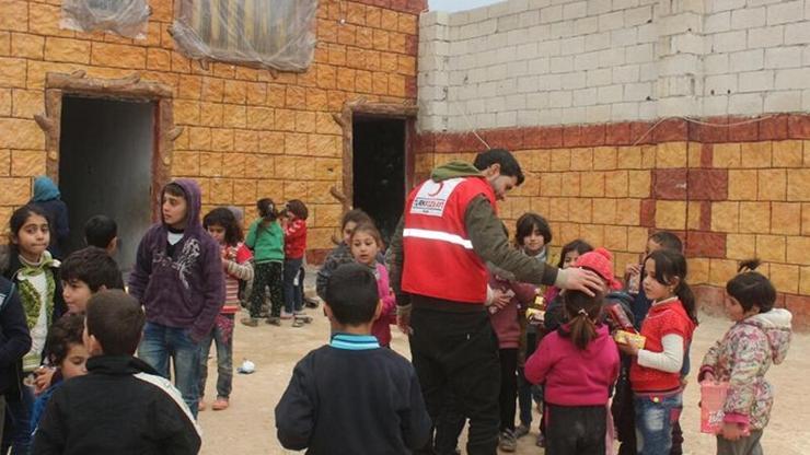 Başbakan Binali Yıldırımın çocukları Halepe 3 TIR gıda yardımı yaptı